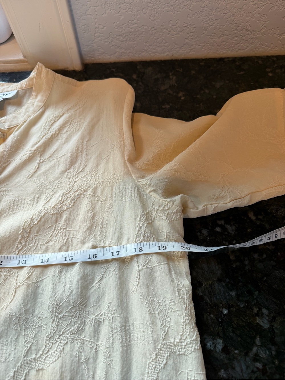 Citron Santa Monica 100% Silk Asian Inspired 3/4 Sleeve Blouse. Embossed. SZ M - Picture 7 of 9